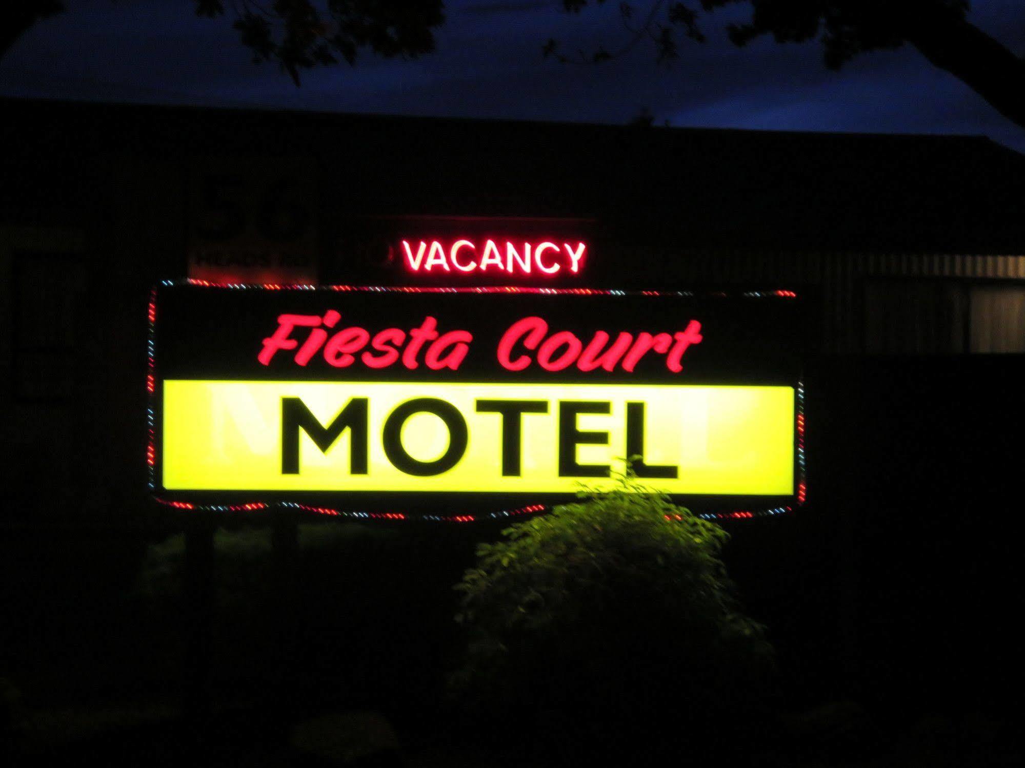 Fiesta Court Motel Whanganui Esterno foto